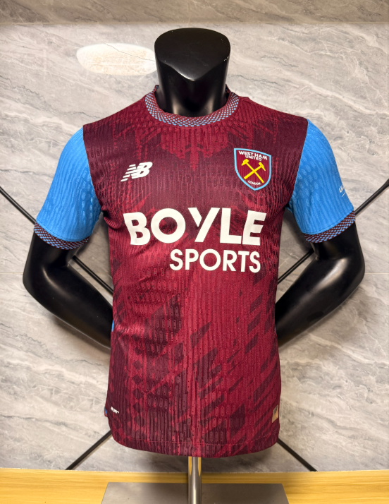 Player Version 26/27 West Ham home