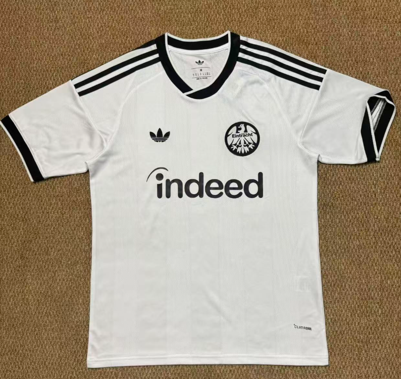 Fans Version 26/27 Frankfurt away