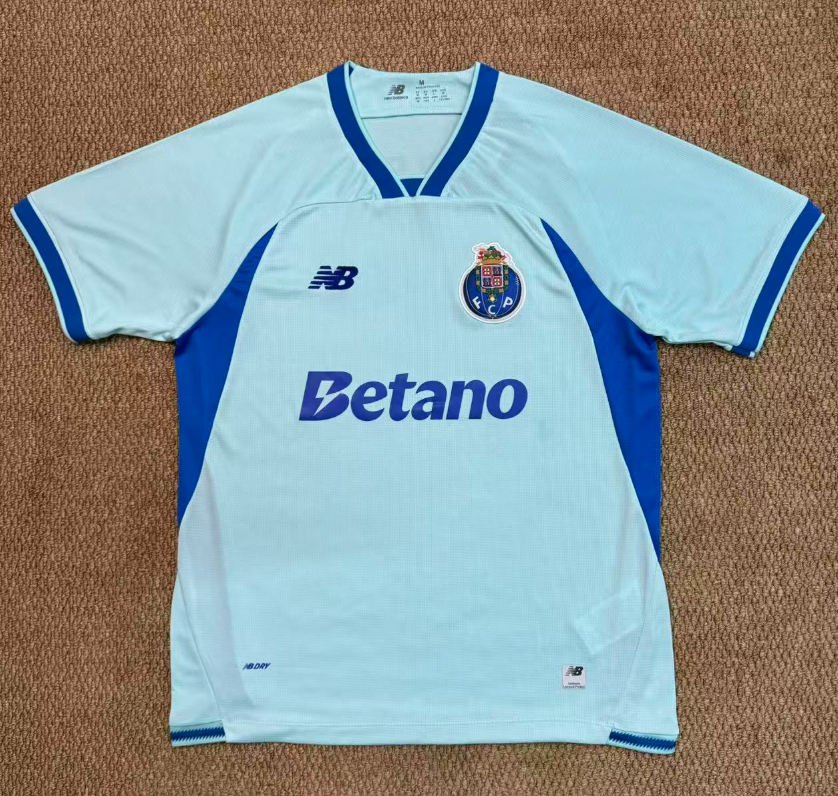 Fans Version 26/27 Porto second away