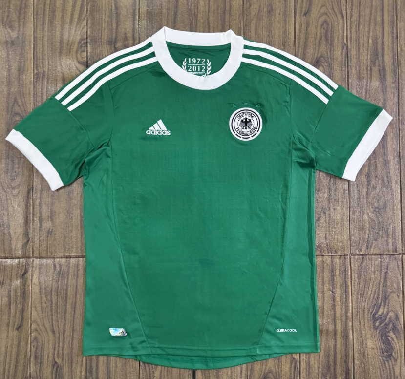 Retro 12 green Germany away
